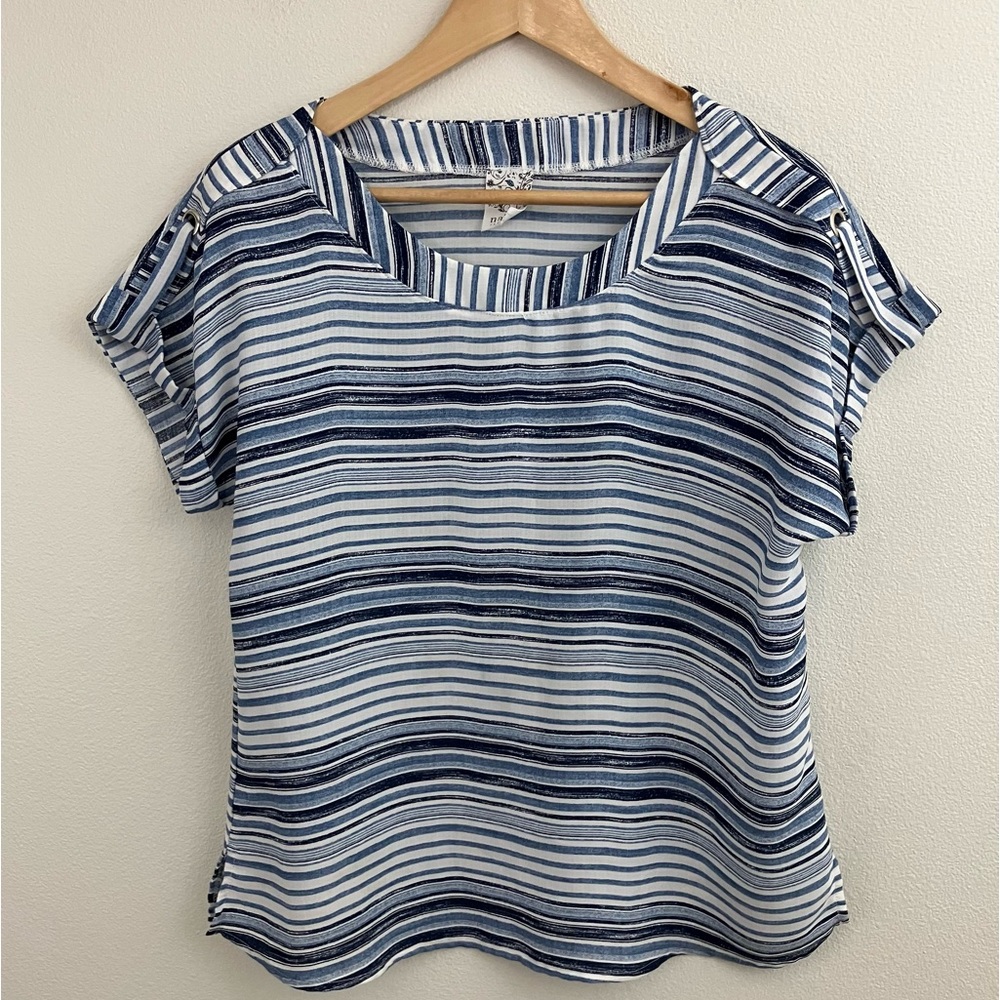 naif | Petite Striped Short Sleeve Top